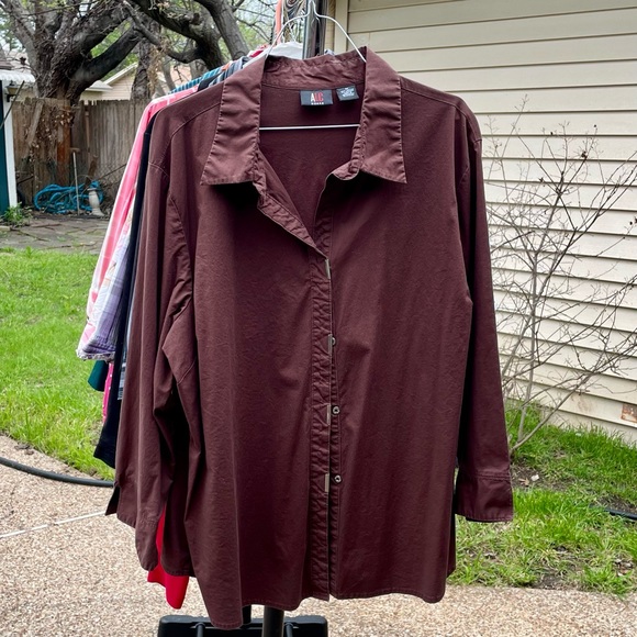 Mauve blouse, interesting buttons - Picture 1 of 4